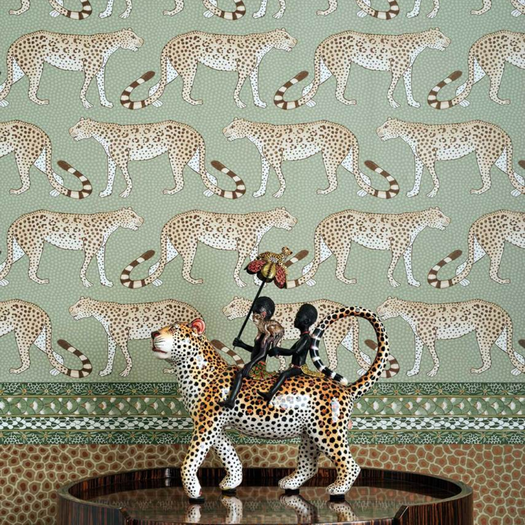 Leopard Walk Wallpaper